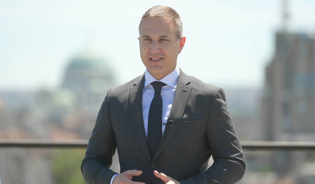 Министар Стефановић (<a href="/NesaStefanovic/">Небојша Стефановић</a> ) донео одлуку о помоћи београдском војном храму у грејним сезонама 🇷🇸
👉mod.gov.rs/cir/19212/mini…