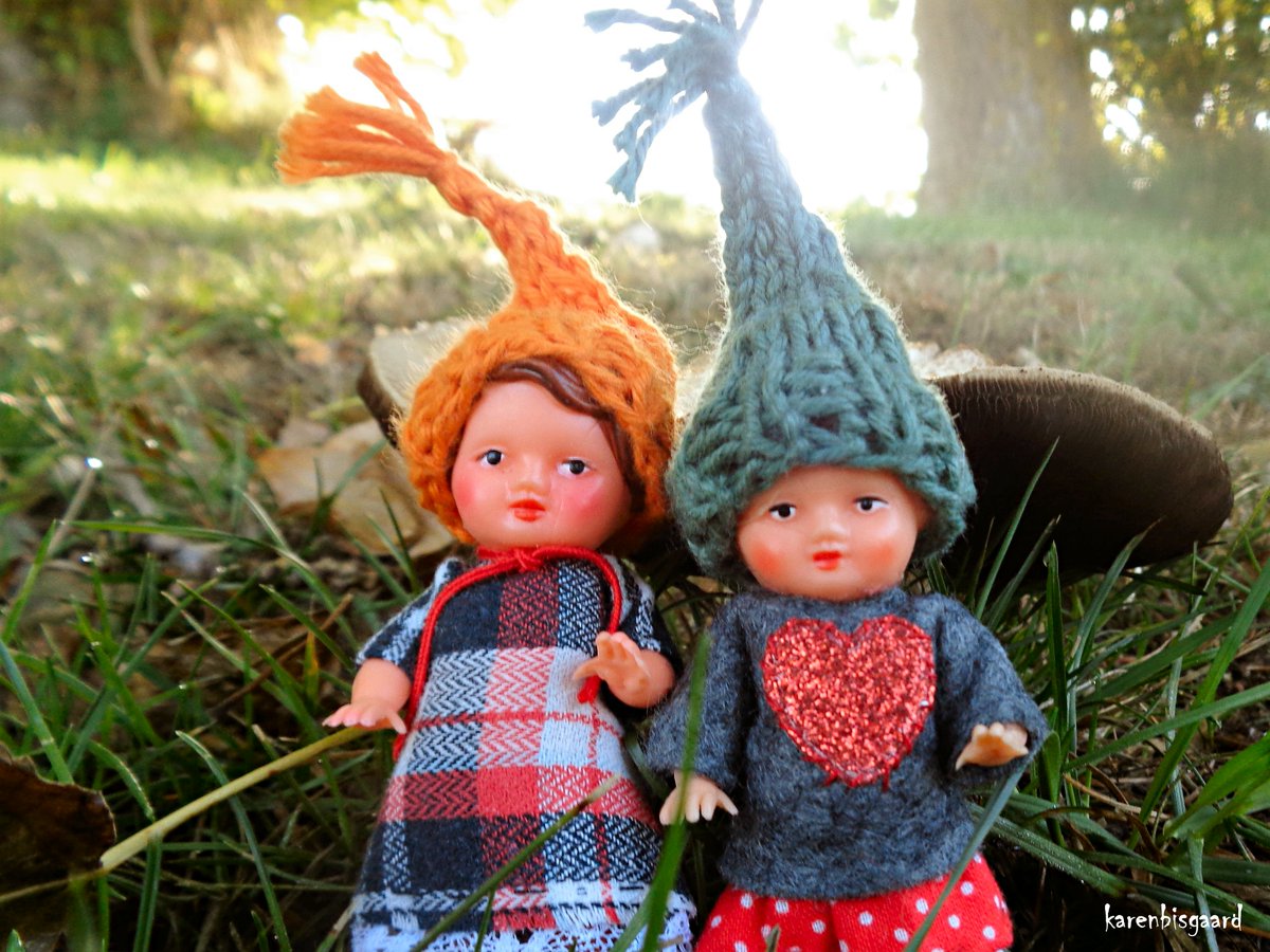 KarenBisgaard1's tweet photo. https://t.co/EYESlNeyQG
#forestgnomes #phantasy #mushrooms https://t.co/vS1TfsI9KJ