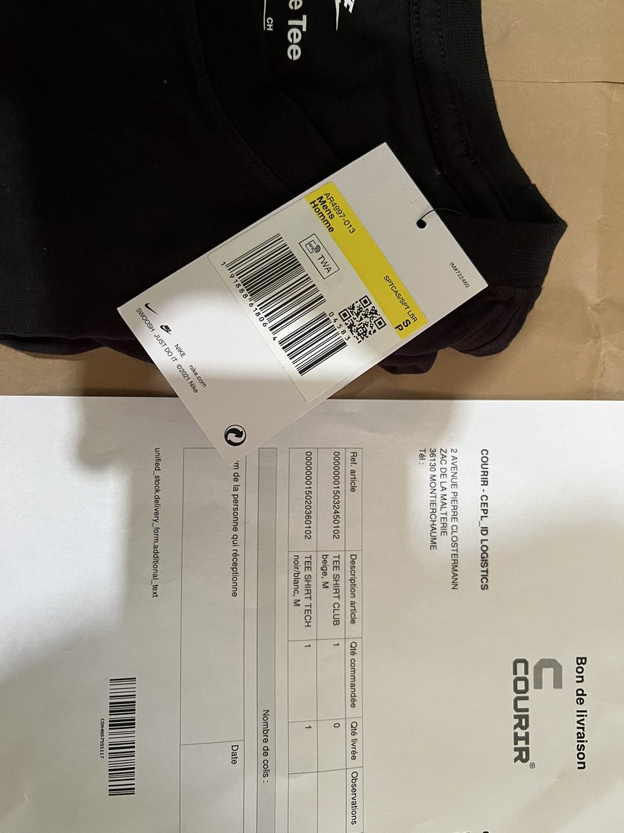 MickaaDoo's tweet photo. @courir Bonjour courir, je pense qu’il y a une une sacré erreur sur ma commande ??? Comment je fait du coup ? Commander deux tee-shirts, reçu un seul qui n’est ni de la bonne couleur ni de la bonne taille 😪🤦🏽‍♂️ https://t.co/ax56vGcjx4