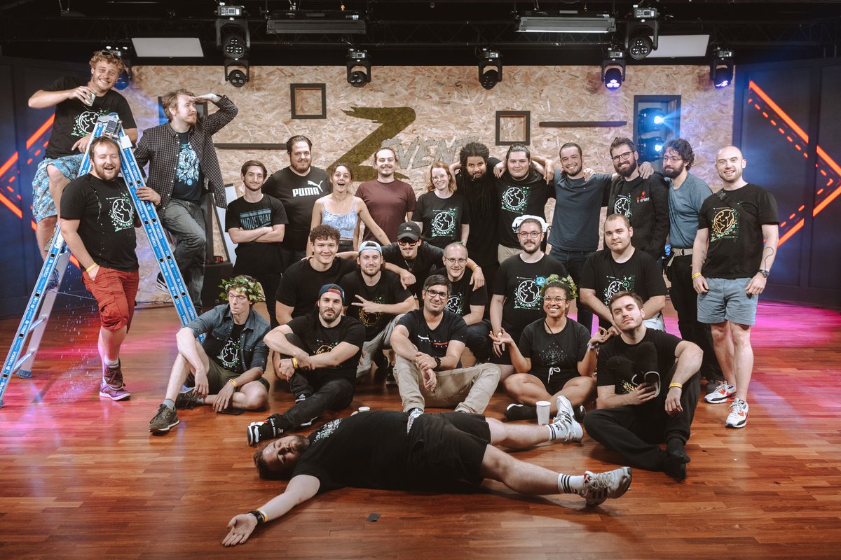 Fin de ce #ZEVENT22, félicitations à toutes les équipes, aux streamers et surtout à vous pour ce nouveau record de dons 🧡🖤

Un grand merci à <a href="/ZeratoR/">ZeratoR</a> &amp; <a href="/alexdach/">Alex Dach</a> sans qui rien ne serait possible 💚