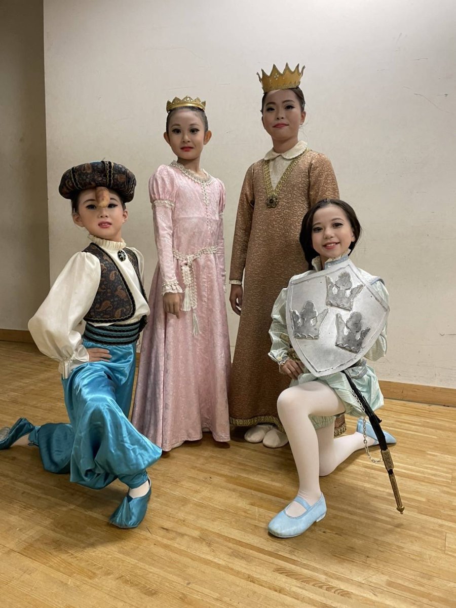 AsamiMakiBallet's tweet photo. バレエで全国に希望を！
日本バレエ団連盟によるアートキャラバン事業
牧阿佐美バレヱ団「ドン・キホーテ」広島公演のためのオーディションで選ばれた子役の皆さんです。
キューピッド達、人形劇の子ども達、街の子ども達、で出演していただきました。
ありがとうございました！ https://t.co/Ct1o3lQOjB