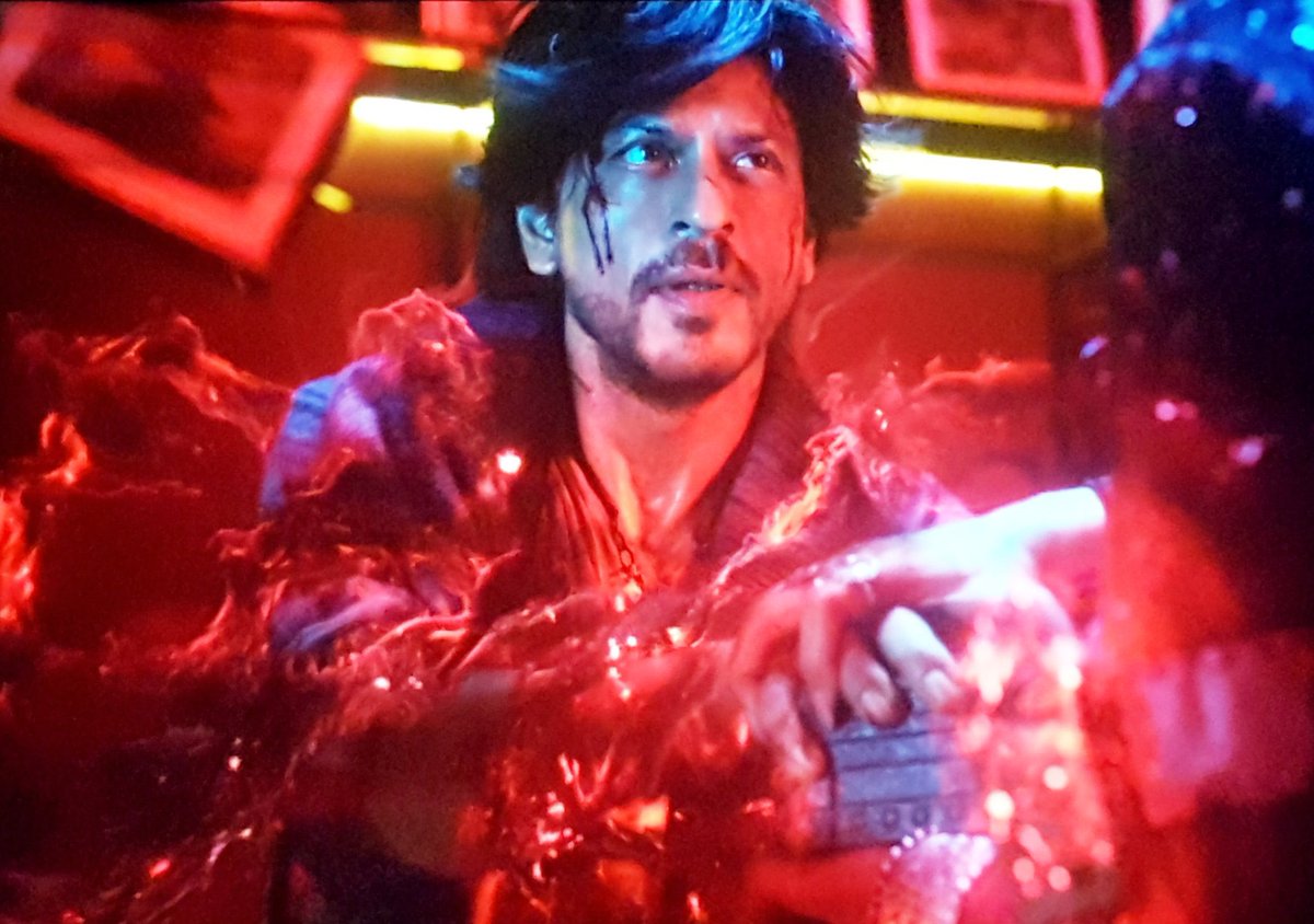 TheClubSRK's tweet photo. #Fantest :
Name down any Three sarcastic dialogues said by scientist Mr. Mohan Bhargava in the movie #Brahmastra https://t.co/aq7GBeYyTv