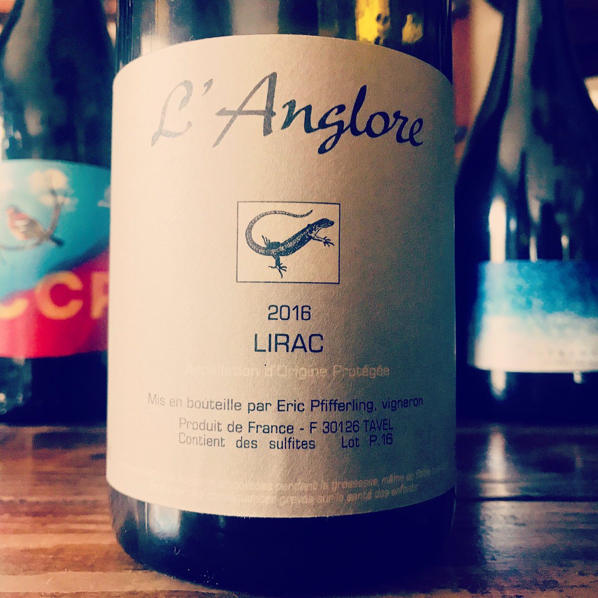 wineNadja's tweet photo. 余韻。
マンデーナジャ、19h00過ぎ開園です🍷

#langlore lirac 2016
#winebarnadja 
#vinnaturel
#naturalwine 
#ナチュラルワイン https://t.co/Jc8cuIPC7K