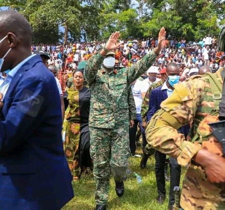 mk_abertBPA's tweet photo. Alert! Tell a friend to Tell a friend... Gen muhoozi the next head of state,     for supersonic development!...... https://t.co/mm7rcljcXA
