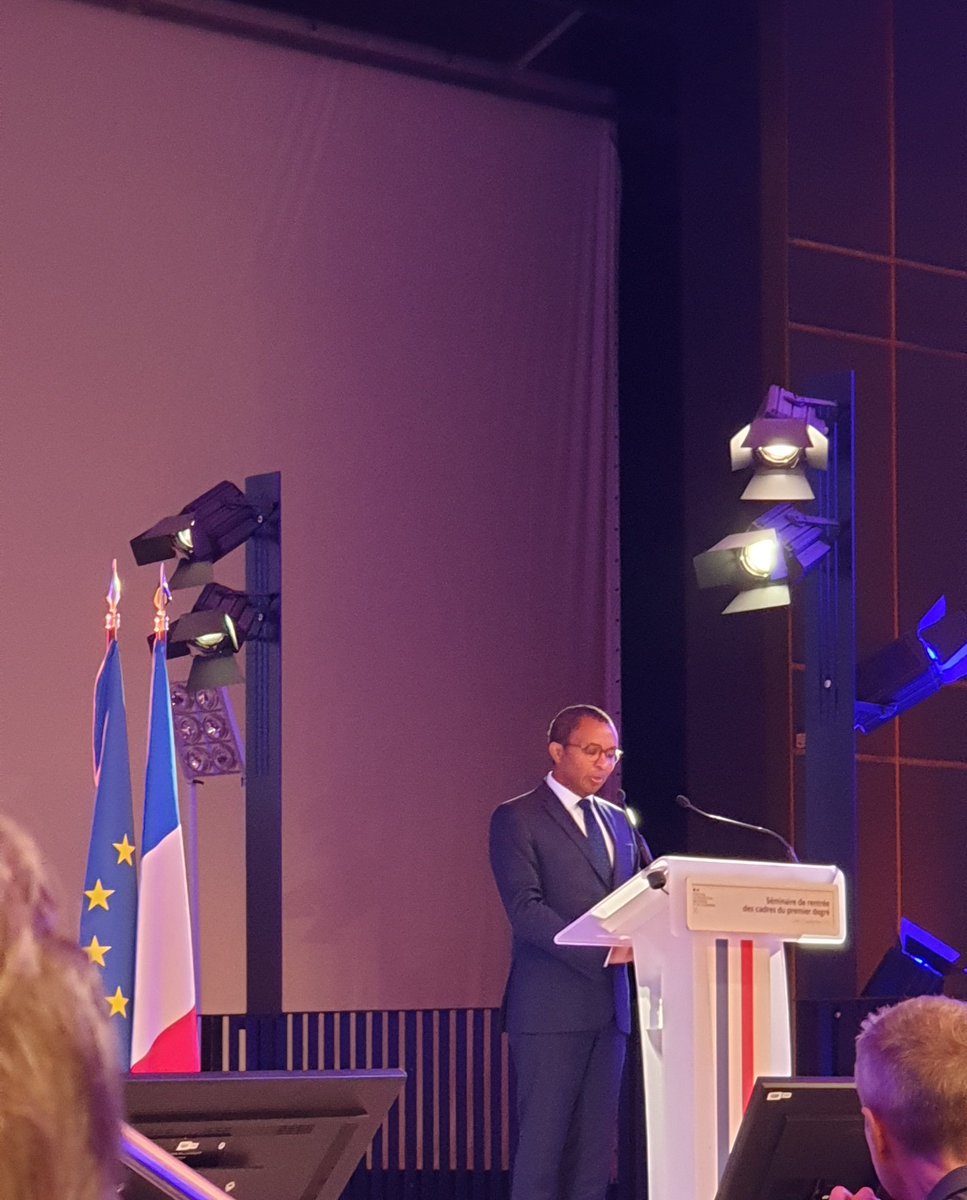 MagaliVILO's tweet photo. Séminaire de rentrée ce jour pour l'ensemble des inspecteurs de l'éducation nationale en charge du 1er degré
➡️mots clefs et axes forts proposés par le ministre @PapNdiaye 
➡️notamment concernant le rôle de l'IEN : 
🔹️Accompagner les équipes 
🔹️Mission d'appui pédagogique https://t.co/1GUT6sweG1