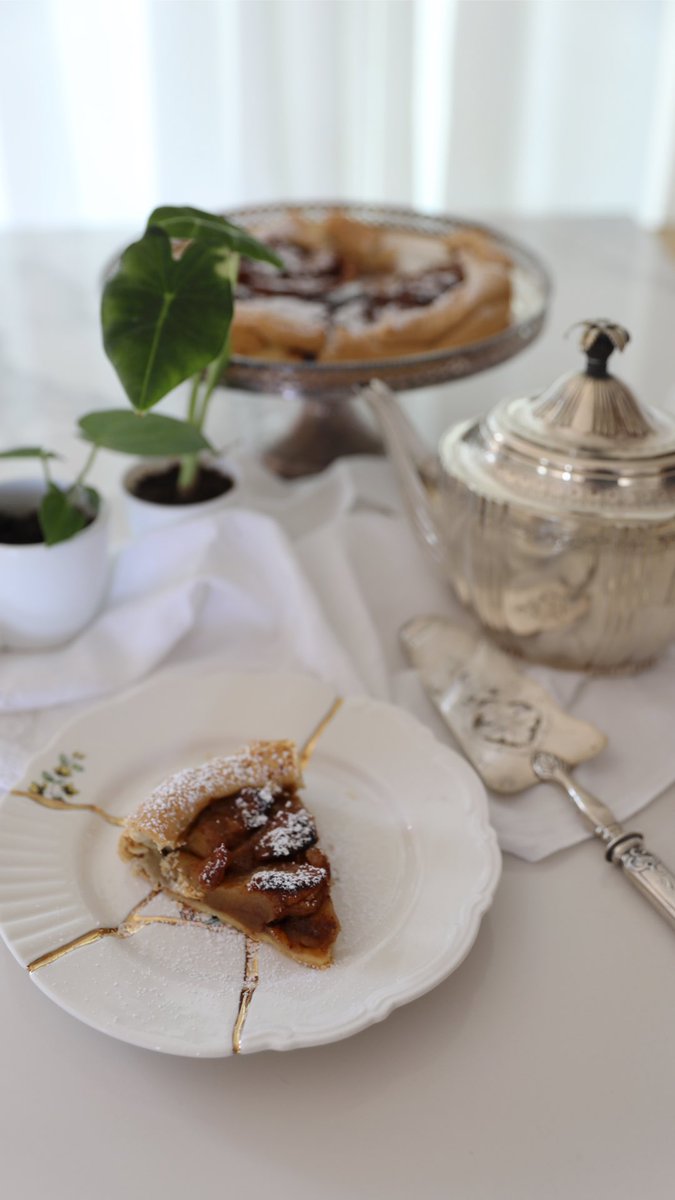 Non riesco proprio a capire come utilizzare Twitter, dopo anni di assenza. Non mi lamento pubblicamente. Non mi piace litigare. Né  dare un’ opinione su tutto. Non ho tempo per capire cosa ci sia in trend topic. Fallisco miseramente sotto ogni aspetto. Metto cibo a caso?