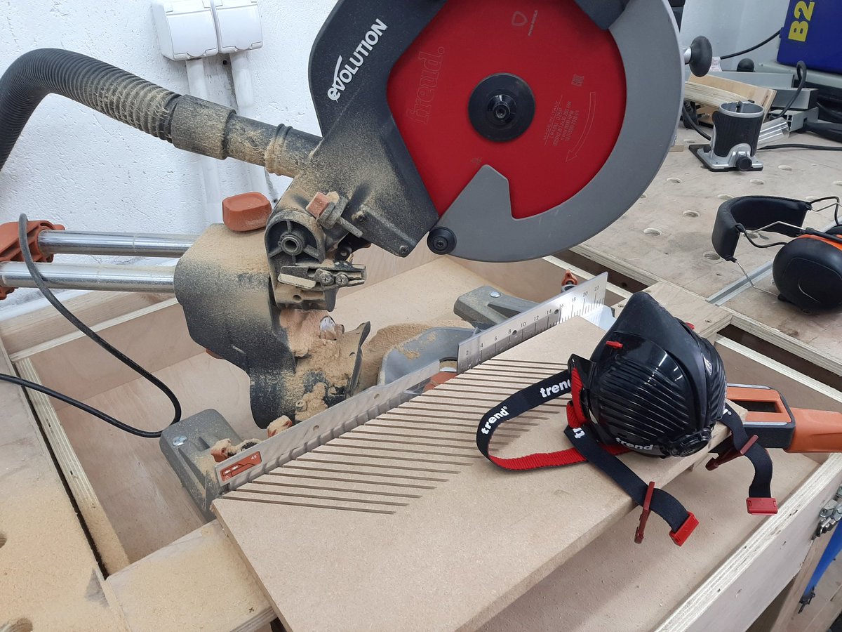 CasualDIY's tweet photo. Cutting MDF is very messy, make sure you protect your lungs 🫁 
I'm rocking this Trend respirator, very comfortable I must say but most importantly it keeps my lungs healthy👍

@trendtooltechnology #dustmask #sawdust #workshop #trendtools https://t.co/SqQ12SiTaB