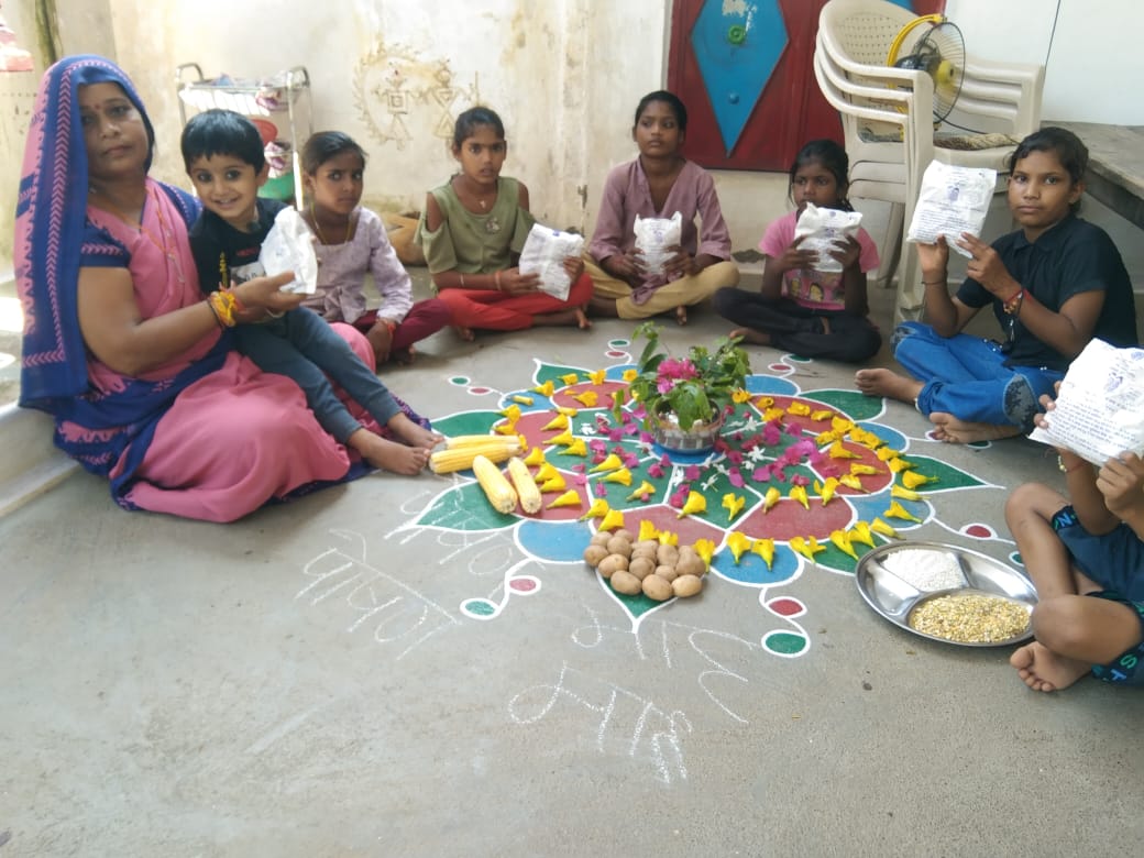 नेहरू युवा केन्द्र शिवपुरी के एनवायव्ही परमाल सिंह दांगी द्वारा आंगनबाड़ी केन्द्रो के सहयोग से पोषण माह के तहत कोलारस में गतिविधियों का आयोजन किया.

#PoshanMaah2022 #poshan #nutrition