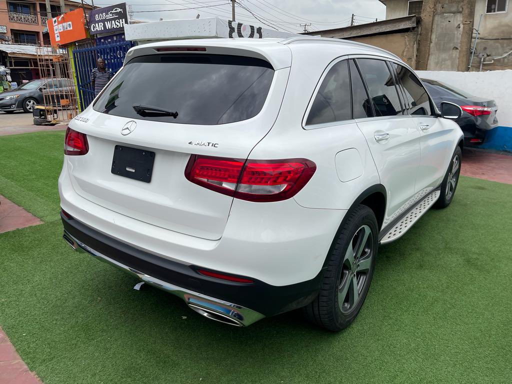 ExsphereAutos's tweet photo. New Arrival!!🔥
Pls help retweet🙏🏻🙏🏻🙏🏻

2months used Glc 300 2016 Model.
Accident free
first body
Very sharp and clean
Leather seat
Full option
Price: 19.5m negotiable
Contact: 08141256640
WhatsApp: https://t.co/bsSBStFwly
Location: Magodo phase1, Lagos. https://t.co/dDbIXEZwxA