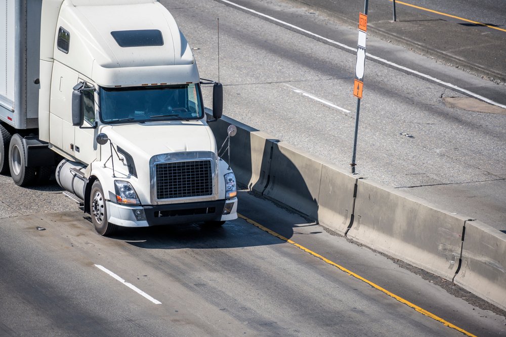 Hot Land Carrier was established to become one of the best carriers in providing better logistics solutions in the refrigerated food industry. If you are looking for #CDL Trucking Companies in Orlando, reach out now. #hotlandcarrier.com/#Hot_Land_Carrier_LLC #Trucking