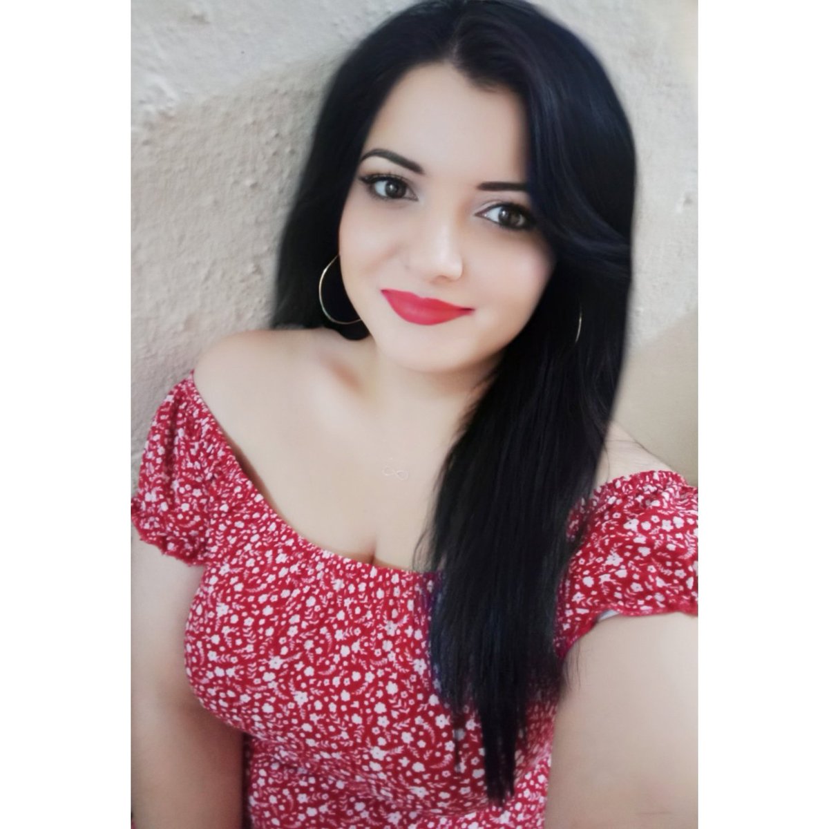 Haticeofficial5's tweet photo. #YeniProfilResmi https://t.co/t35XzhuChh