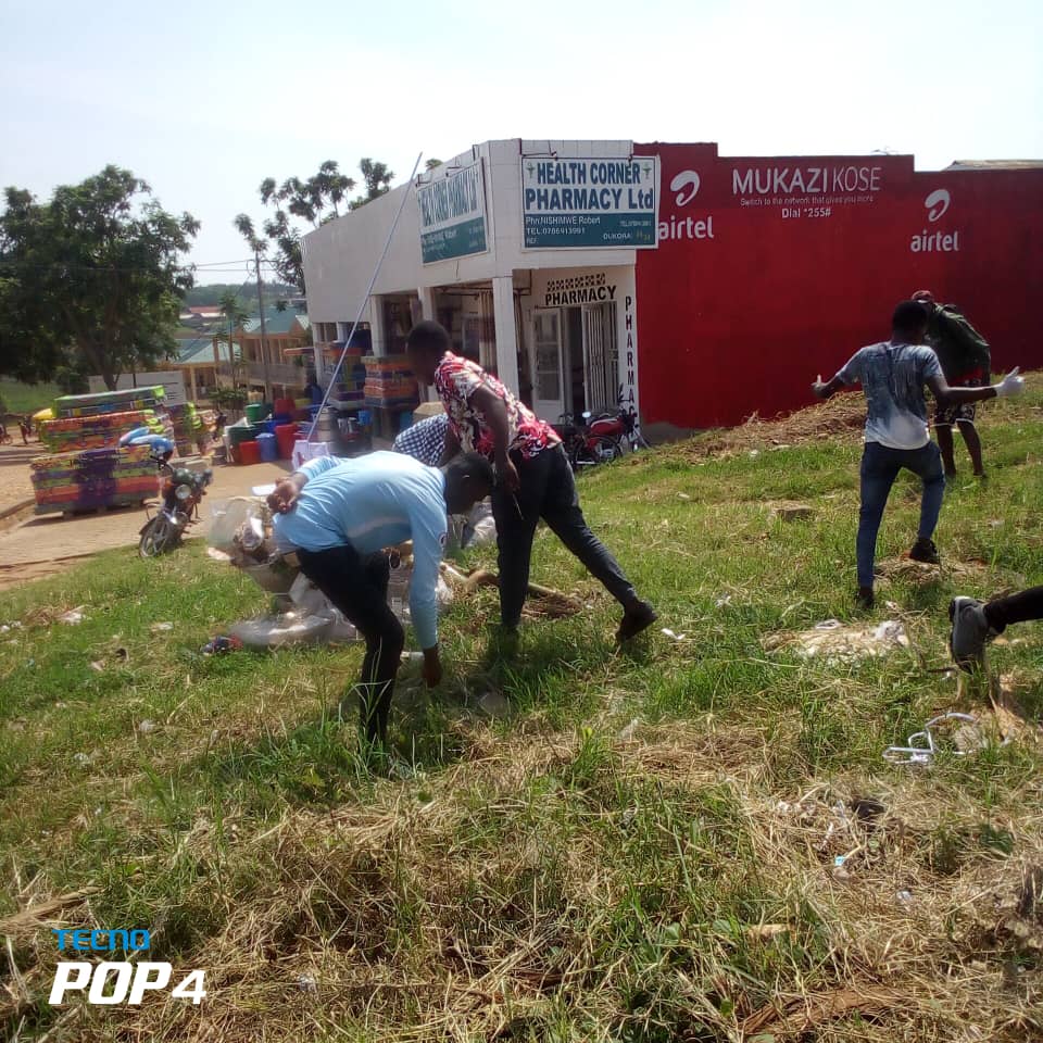 NyagatareSector's tweet photo. Mu Murenge twazindukiye mu #Gitondo cy'Isuku, ibikorwa byibanze mu gusukura centre z'ubucuruzi mu mujyi wa @NyagatareDistr no munkengero.
@RwandaLocalGov https://t.co/Z1hyEGQTHf
