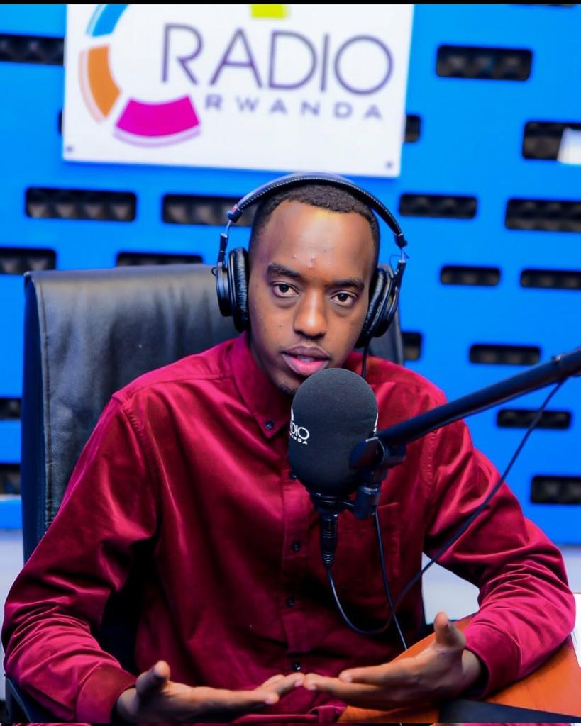ReaganRugaju's tweet photo. #RwOT mbasabye ikaze kuri iyi mihanda! 

Tujye twisesengurira Sports kuri @rbarwanda @Radiorwanda_RBA 

Rugaju https://t.co/RlECVMGZdX