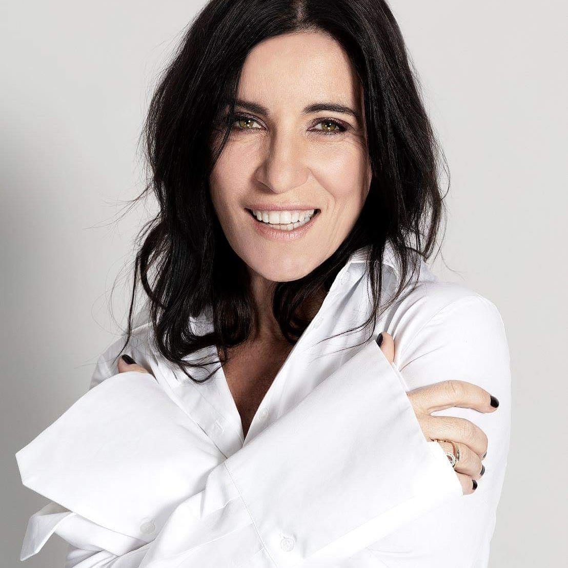 Carissima Paola tantissimi auguri di buon compleanno 🎂...... Ti voglio bene ❤️...... Ps: non vedo l'ora di rivederti presto dal vivo 😍 ti abbraccio forte 🤗🤗🤗
#paolaturci #buoncompleanno #12Settembre #myqueen #lamiapaola #lamiastella
<a href="/paolaturci/">Paola Turci</a> 
Ph 📸 Julian Hargreaves