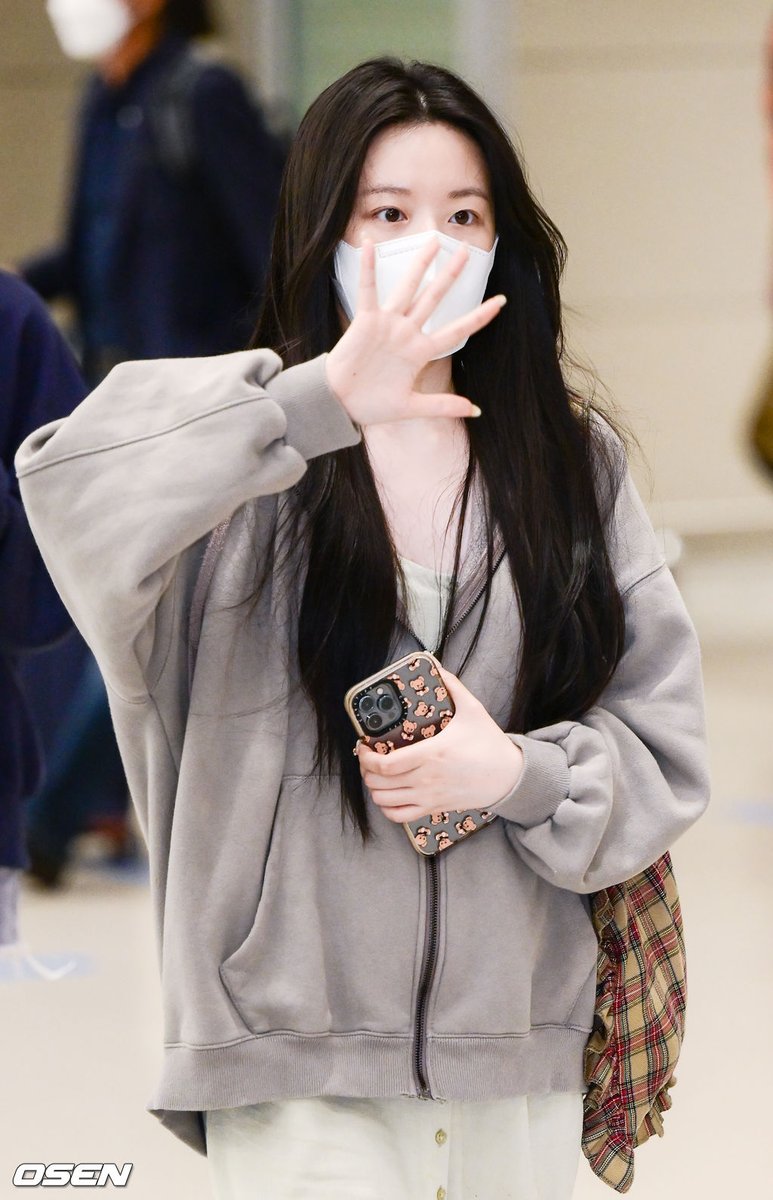 neuktokki's tweet photo. [PRESS] 220912 🐺 (1) 

🔗: https://t.co/dA3UhfBT9O
🔗: https://t.co/GMbjqM9du0

#SHUHUA #슈화 #舒華 #シュファ https://t.co/lyhcSU4SFS