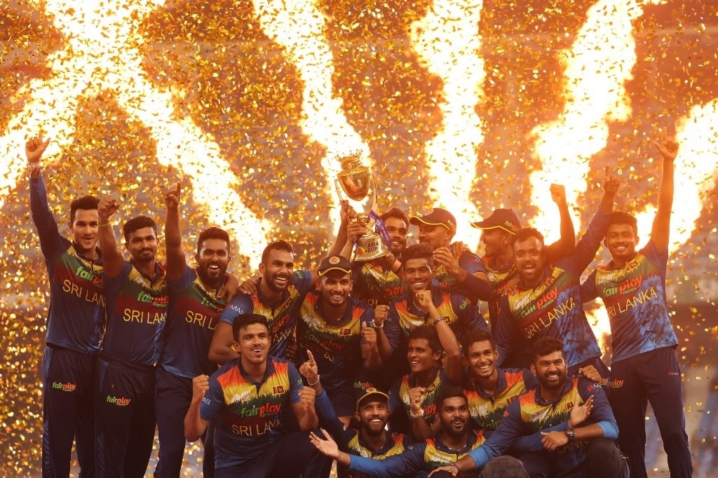 Cricket_SL's tweet photo. Champions!! 🇱🇰🏆 #AsiaCup2022 #ApeKollo https://t.co/1qFQG6bsKf