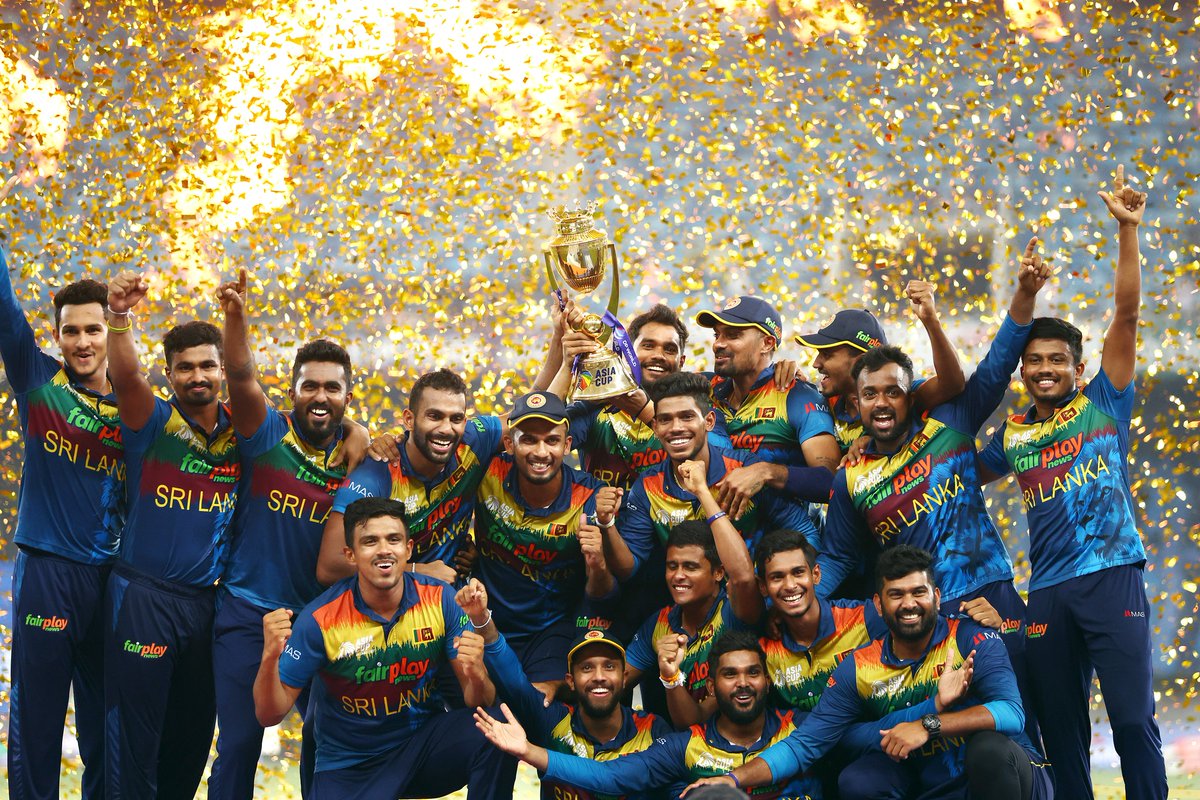 Cricket_SL's tweet photo. Champions!! 🇱🇰🏆 #AsiaCup2022 #ApeKollo https://t.co/1qFQG6bsKf