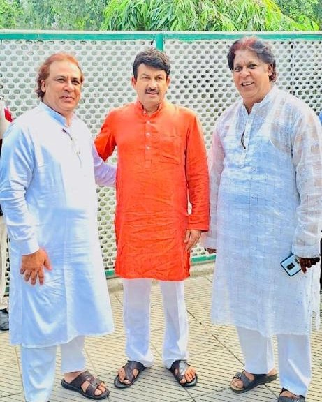 Sabribrothers4u's tweet photo. Had a Great time Spend With @ManojTiwariMP Ji is an Indian politician, singer and actor serving as a Member of Parliament from North East Delhi β€οΈπ#Aftabhashim #SabriBrothers #Playback #Sufi #Singers #Indian #with #Manojtiwari #Ji #Indian #Politician #Singer #Actor #Member https://t.co/fYXqUmFz6U