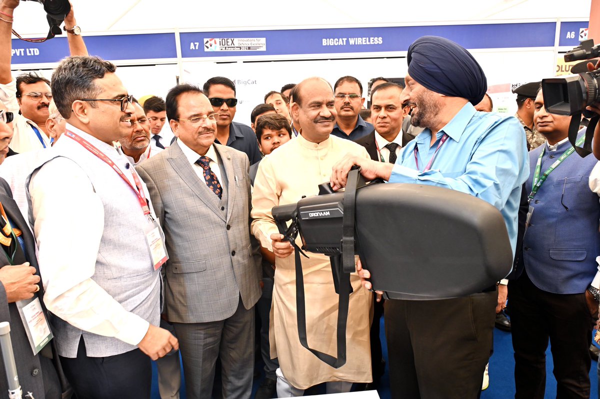 ombirlakota's tweet photo. हमारे MSMEs और Startups की सोच हतप्रभ करती है। वे कितना आगे की सोच रहे हैं। अपने नवाचारों के जरिए बड़ी चुनौतियों का समाधान कितनी सहजता से कर रहे हैं। मुझे विश्वास है कि 2047 तक भारत को विकसित राष्ट्र बनाने में यह MSME और Startups सबसे अहम भूमिका निभाएंगे। https://t.co/qvzXydrvQC