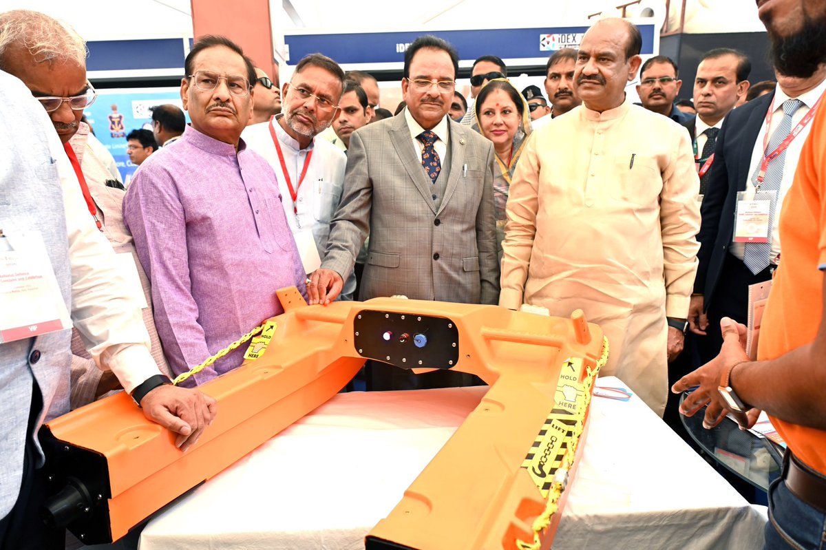 ombirlakota's tweet photo. हमारे MSMEs और Startups की सोच हतप्रभ करती है। वे कितना आगे की सोच रहे हैं। अपने नवाचारों के जरिए बड़ी चुनौतियों का समाधान कितनी सहजता से कर रहे हैं। मुझे विश्वास है कि 2047 तक भारत को विकसित राष्ट्र बनाने में यह MSME और Startups सबसे अहम भूमिका निभाएंगे। https://t.co/qvzXydrvQC