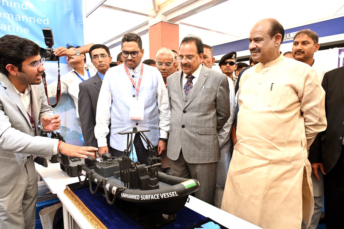 ombirlakota's tweet photo. हमारे MSMEs और Startups की सोच हतप्रभ करती है। वे कितना आगे की सोच रहे हैं। अपने नवाचारों के जरिए बड़ी चुनौतियों का समाधान कितनी सहजता से कर रहे हैं। मुझे विश्वास है कि 2047 तक भारत को विकसित राष्ट्र बनाने में यह MSME और Startups सबसे अहम भूमिका निभाएंगे। https://t.co/qvzXydrvQC