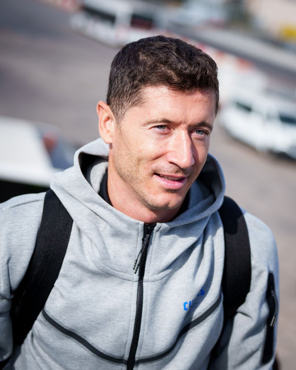 FCBarcelona_es's tweet photo. Sr. Lewandowski camino a Alemania https://t.co/2ZaQgn5cOr
