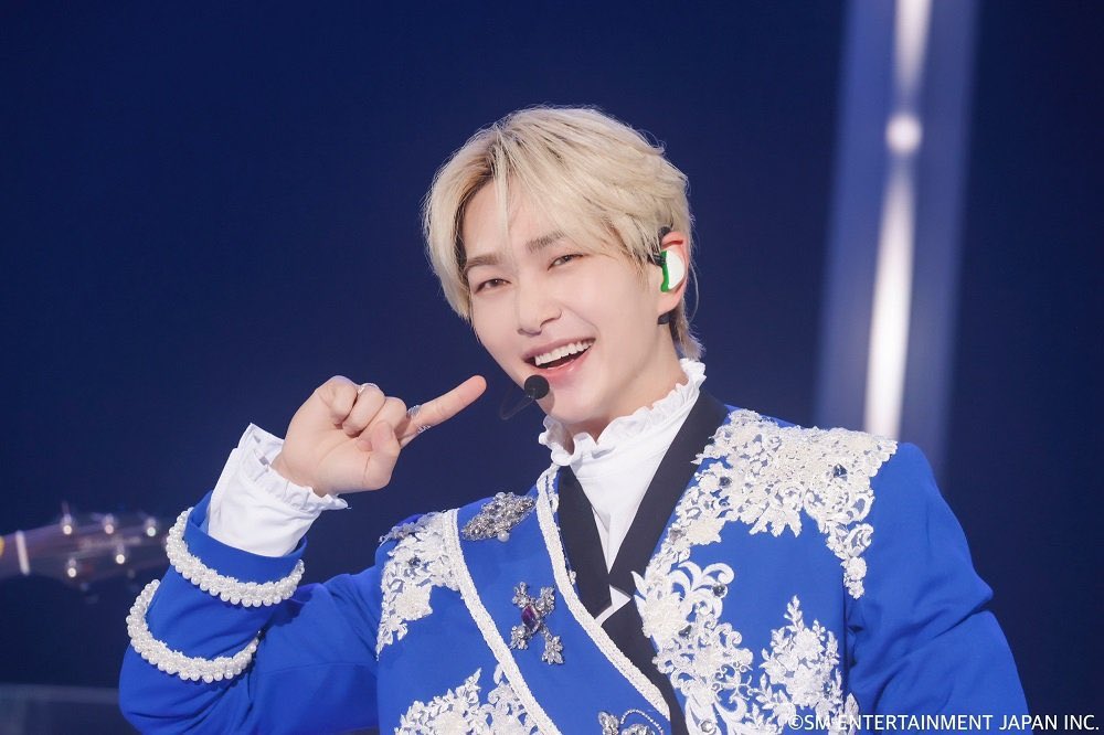 LJKLOOKS's tweet photo. #ONEW #온유 #オニュ @SHINee https://t.co/1YaA4VPiEh