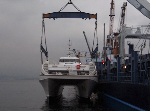 wrlshipping's tweet photo. WRL ships vehicles of all shapes and sizes. Water to Water shipment of a catamaran from Singapore to Turkey. #catamaran #shipping #breakbulk #freightforwarding #freight #logistics https://t.co/cDntviboy8