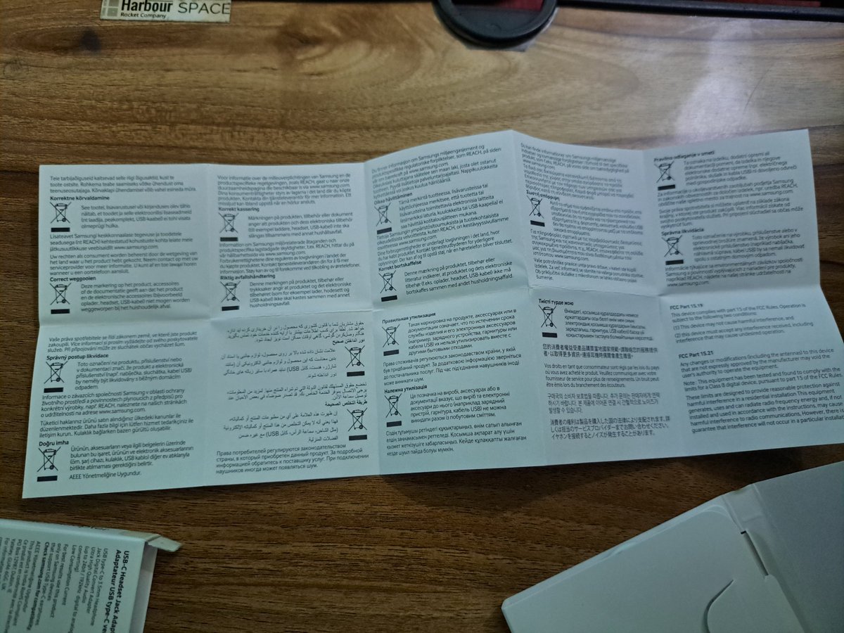 rohitx80's tweet image. It makes no sense to remove the 3.5mm port from the mobile and spend 700+ some times 1200 rupees for it and other brands, the quality is not that good that weir quality is very poor i would say.

#tech #mobileproblem #problem