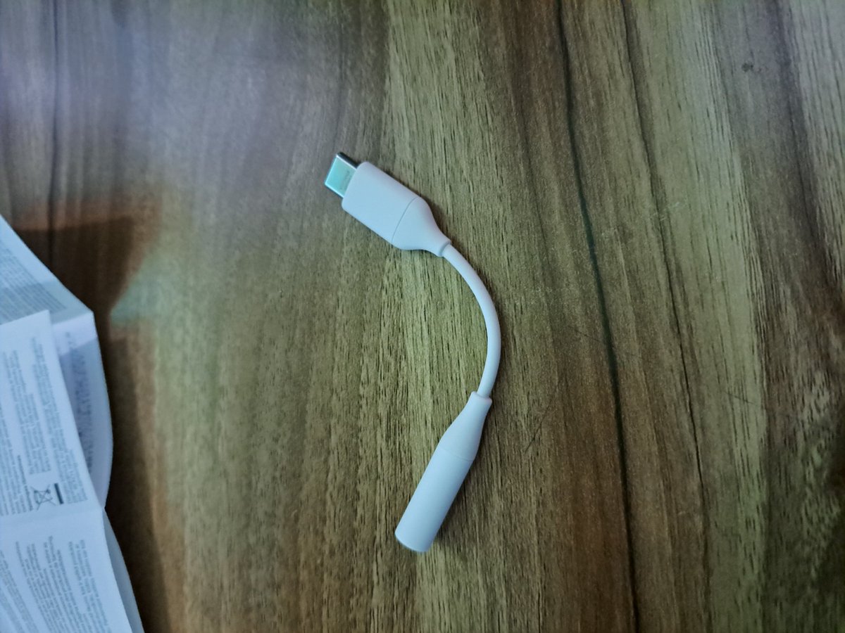 rohitx80's tweet image. It makes no sense to remove the 3.5mm port from the mobile and spend 700+ some times 1200 rupees for it and other brands, the quality is not that good that weir quality is very poor i would say.

#tech #mobileproblem #problem