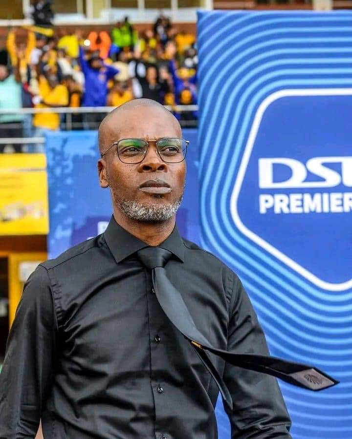 Last season most Chiefs fans wanted Zwane. The club did just that and appointed him. Most said they would support him through thick and thin and trust the process. Is it so difficult to do that now? The very same fans want him out and already are calling him plumber👀🤔