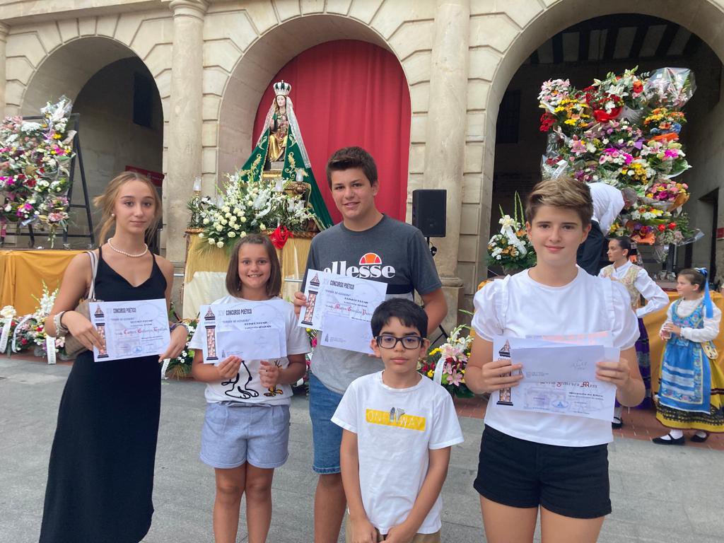 SSCCMiranda's tweet photo. ¡¡Felicidades Mirandeses!!
¡¡Viva nuestra patrona la Virgen de Altamira!!
¡¡Viva Miranda!!
Y enhorabuena también a los finalistas y ganadores del concurso de poesía, en especial a Carmen, Sara, Irene y a Marcos, alumnos de nuestro Colegio.
#FelicesFiestas #micolesscc https://t.co/wdU64Ei3zs