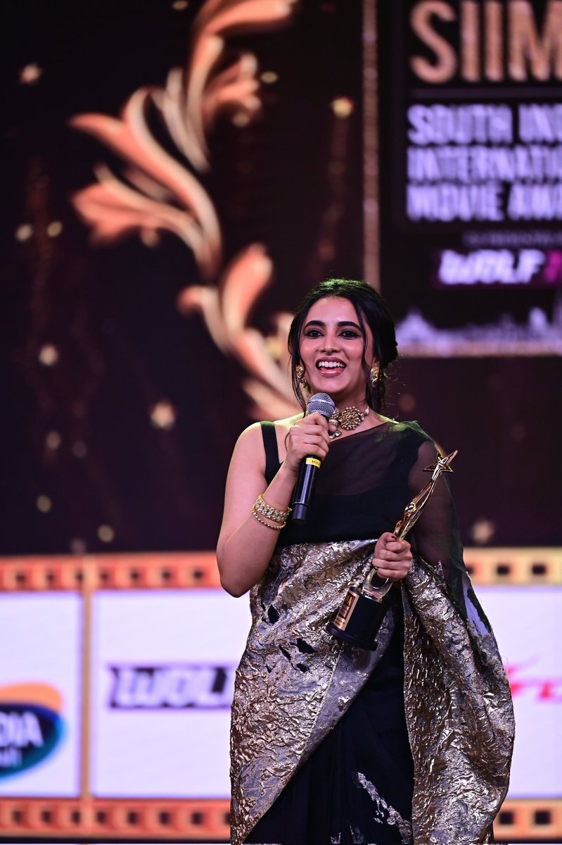 SKProdOffl's tweet photo. Congrats @priyankaamohan on receiving the #SIIMA2022 - Best Debutant Actress (Tamil) Award 🏆 for our #DOCTOR 💐😇

#SIIMA #SiimaAwards2022 https://t.co/GI1Zl0KGMd