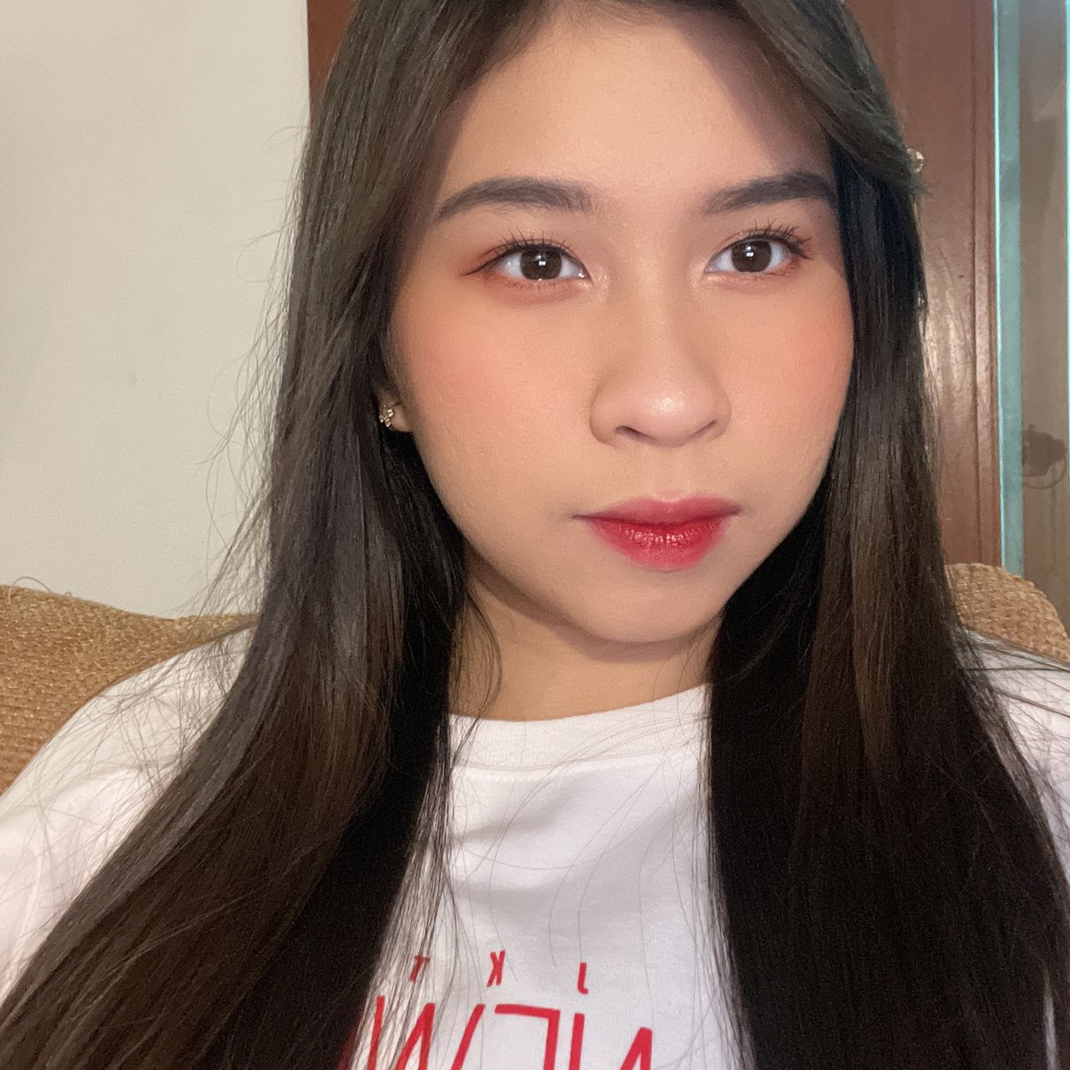 F_OllaJKT48's tweet photo. Sebuah before and after 😠❤️ https://t.co/7TgWn8LFnA