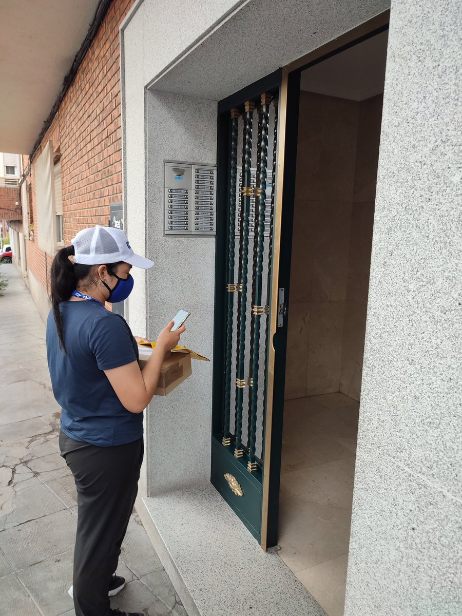 JonnySalasD's tweet photo. Nuestra compañera Angie muy profesional a la hora de gestionar las incidencias GPS en el #Driverday de @GLS_Spain https://t.co/KQzg0iFUo4