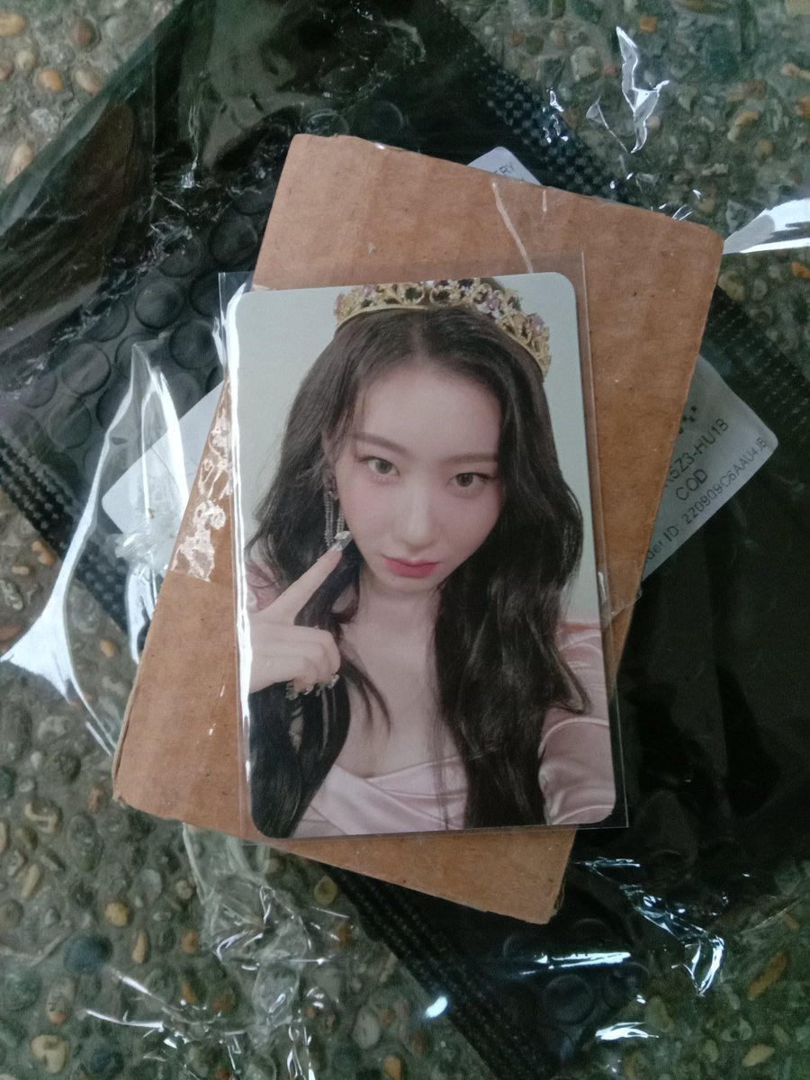 LOVINGSUNGCHAN's tweet photo. — #linyamomints 

Hello po! My Chaeryeong poke cheeks is here na ahhhh, thank you thank you talaga ng madami for offering this na naka tingi 😭 hulog ka po ng langit ems 🥺 also I soaper loved the packaging and super smooth transaction, till our next 💗

@limnacart #LNC_feedbacks https://t.co/u53awvlc0Z