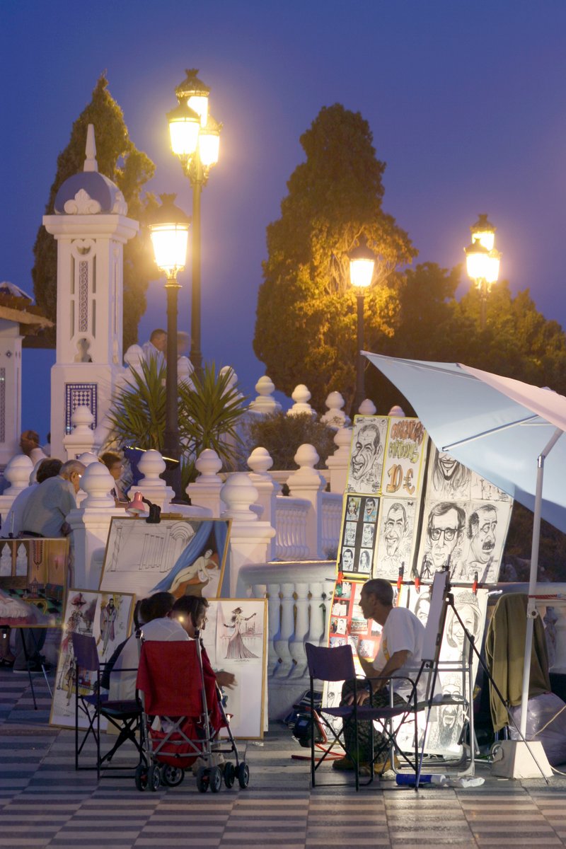 Buenas noches desde el casco antiguo, nos encantan estas fotografías tan naturales. Representan el Benidorm más cercano a la gente🧡

Good evening from the old town, we love these natural photographs. They represent the beauty of Benidorm💙

#visitBenidorm #oldtown #beauty