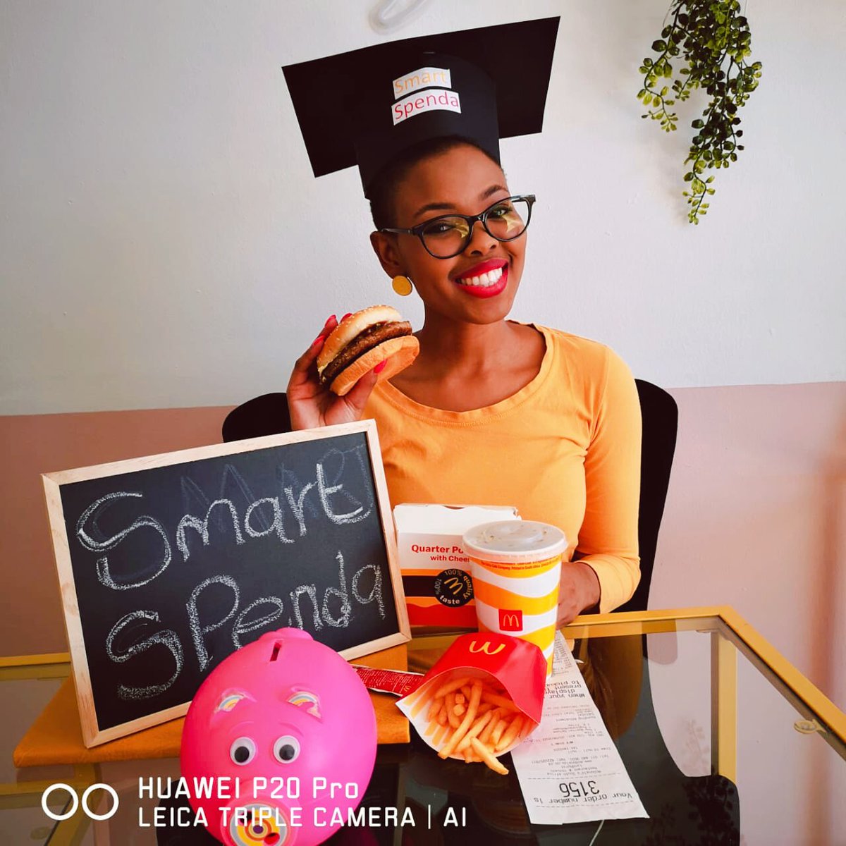 Thinasonke19's tweet photo. Ways to save
1. Sign up for store card/reward cards to get money back on groceries and fuel
2. Use piggy bank to save all your change
3. Watch for specials and buy in bulk
@Yfm
#SmartSpenda
#McDeezNazoMeals https://t.co/fZ8Q8dGjLC