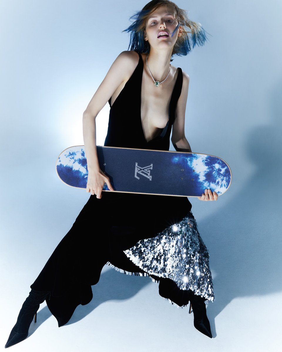 The new VOGUE Czechoslovakai September Issue 2022 is out! 
The Focus of this Issue is on authenticity, creativity and craftsmanship.
Shot by our amazing Tereza Mundilová and Makeup by Anna Sadamori