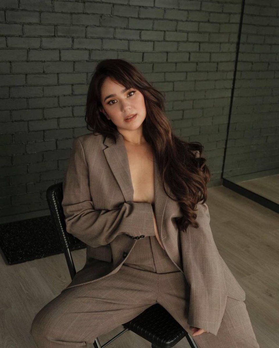 Kapuso All Access (@kapusoallaccess) on Twitter photo Fierce! #Sparkle actress Mikee Quintos (<a href="/mikeequintos/">Mikee Quintos</a>) is serving looks in these photos 🔥
#MikeeQuintos #Kapuso Fierce! #Sparkle actress Mikee Quintos (<a href="/mikeequintos/">Mikee Quintos</a>) is serving looks in these photos 🔥
#MikeeQuintos #Kapuso