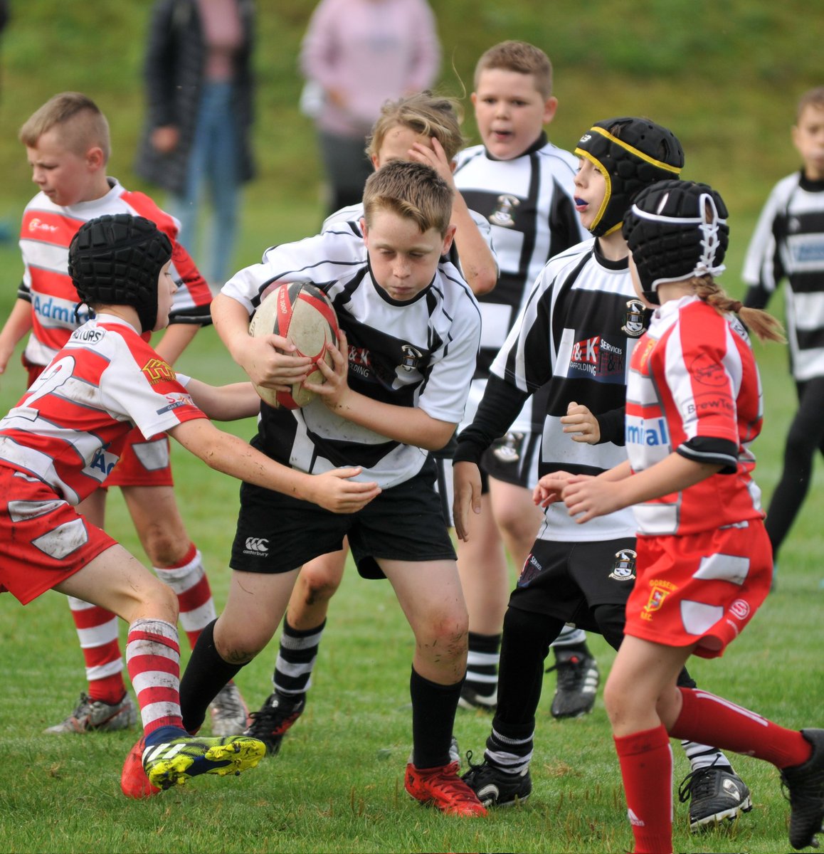 TheSnappyChapp1's tweet photo. @RfcMini @gowertonrfc @WestSwanseahawk @Sa4Magazine @GorseinonWeb @happyeggshaped @GrassrootsRugb2 #u10s #greattowatch #funtimes https://t.co/wfCq44MfRW