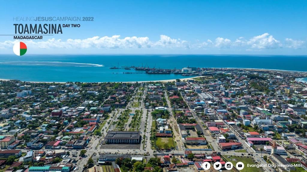 themakariosCH's tweet photo. #GOINTOTHEWORLD
To the glory of God, Evangelist Dag Heward-Mills has ended the crusade in Toamasina, the 1st of 3 cities to be visited in Madagascar. Brickaville is next!
.
.
.
#HealingJesus #HealingJesusCampaign #gointotheworld https://t.co/HxYtiXToGg