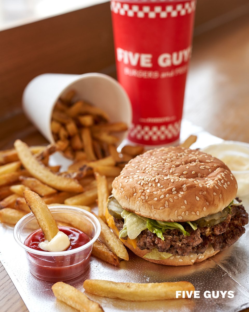 Five Guys Kuwait tweet media