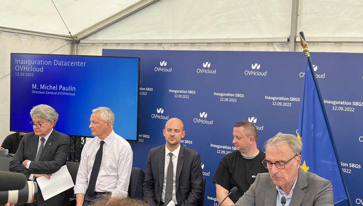HdAgrain's tweet photo. Inauguration du nouveau datacenter d'@OVHcloud à Strasbourg. Accueil de @BrunoLeMaire, @ThierryBreton et @jnbarrot par @olesovhcom et Michel Paulin. Le @Cigref travaille depuis trois ans sur le sujet du cloud de confiance à l'échelle nationale et européenne. #EUCS #DataAct. https://t.co/BgTZWdvq2q
