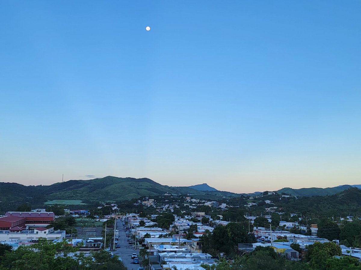 La luna desde Coamo 6:30am 12 septiembre 2022 <a href="/adamonzon/">Ada Monzón</a>