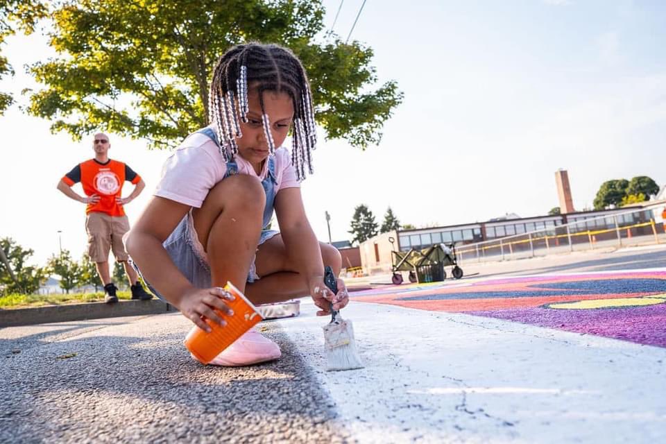 BillFaziolimuni's tweet photo. The corner of Mercer &amp; 7th Street will never be the same! Community transformation to bring public art, safety &amp; beauty to central core! @BloombergDotOrg @risca1967 @LocalReturnRI @EProvPlanning @CityofEastProv https://t.co/TyrnvBGEB1