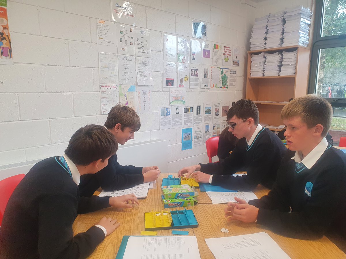 StDavidsSS's tweet photo. Our TY students practising their descriptions in French by playing Guess Who. A classic that just keeps on giving! #activemethodologies https://t.co/i7DC2093AB