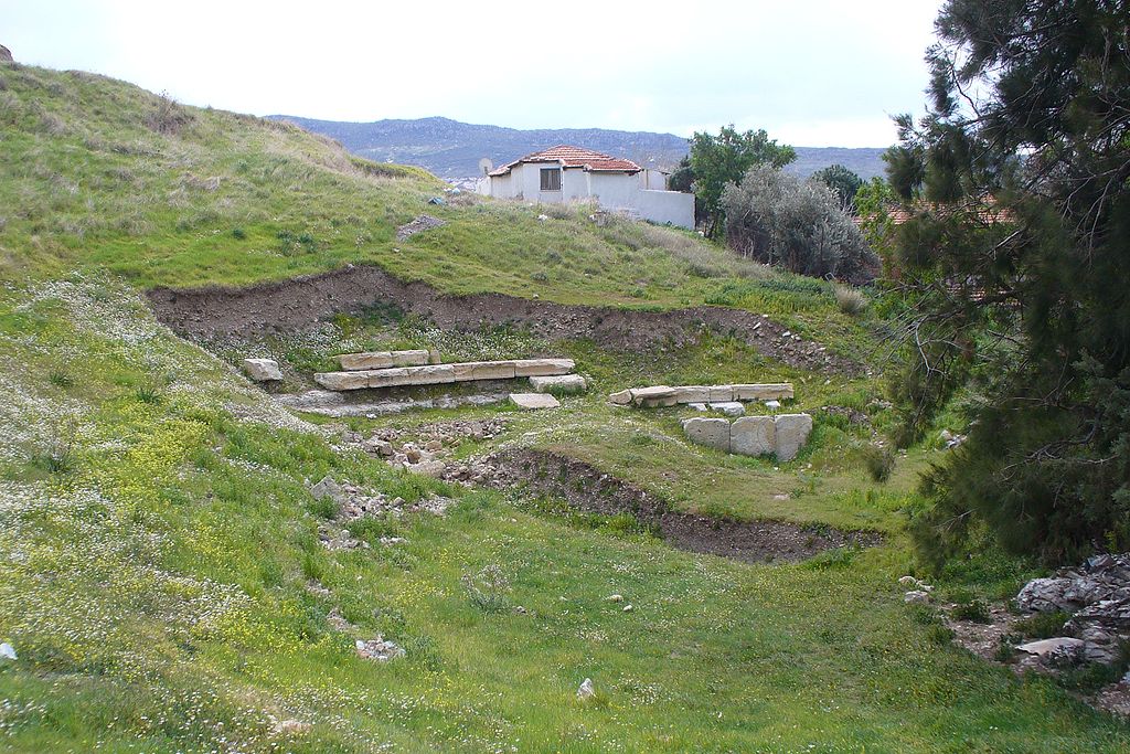 NikosChangez's tweet photo. #Phocaea or Φώκαια, was an ancient Ionian #Greek city on the west coast of Anatolia. #Greek colonists from Phocaea founded the colony of Massalia. (Marseille, #France) in 600 BC, Emporion (Empuries, in Catalonia, #Spain) in 575 BC & Elea (Velia, in Campania, #Italy) in 540 BC. https://t.co/0pgX3eTbm9