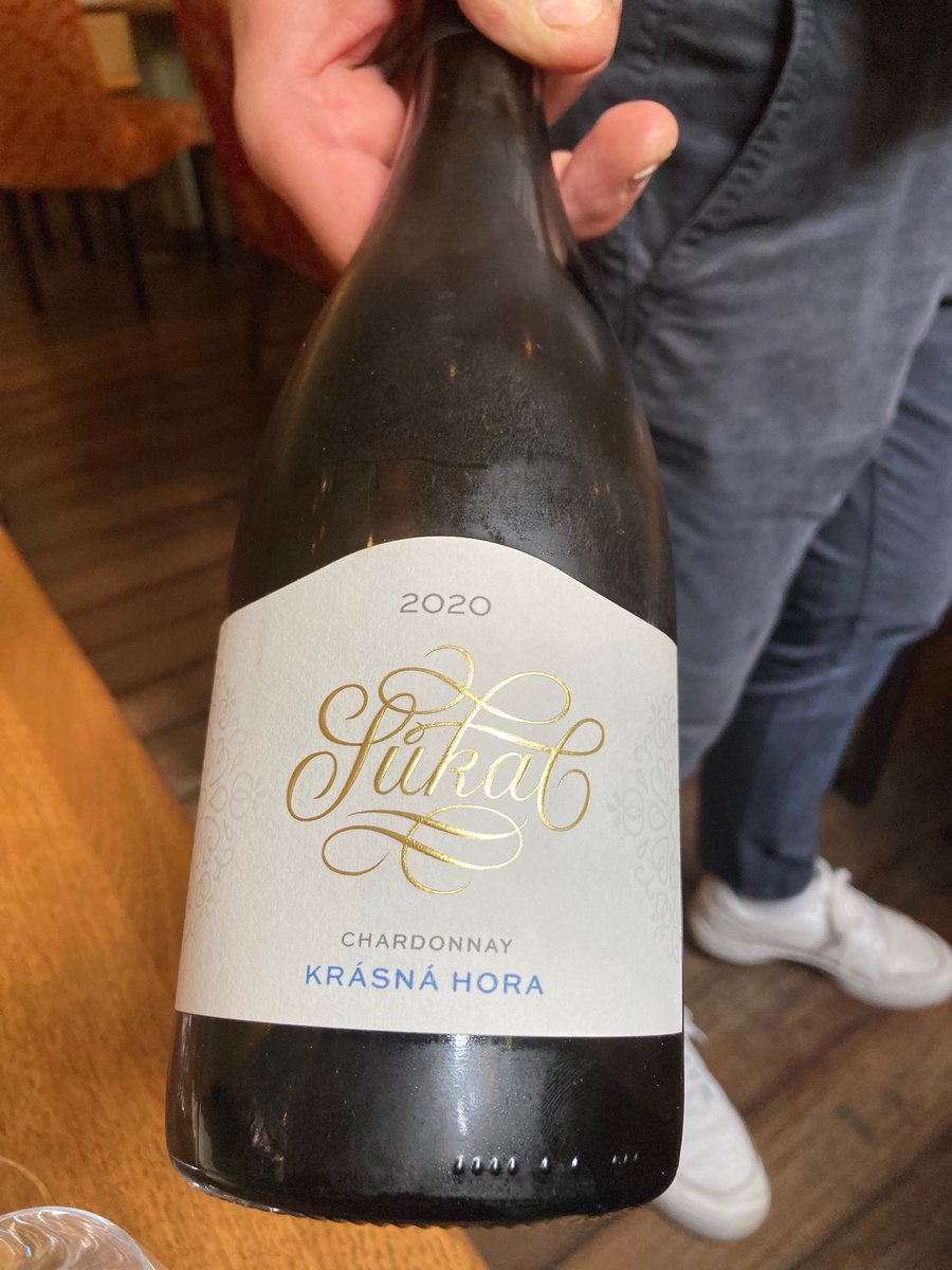 MarekVondrak's tweet photo. Dnes oběd degustační… jen dezert se nahradí výběrem sýrů a víno bude jen jedno místo výběru…😜😜👍👍
#LaVeranda https://t.co/uIQeWMO2YG