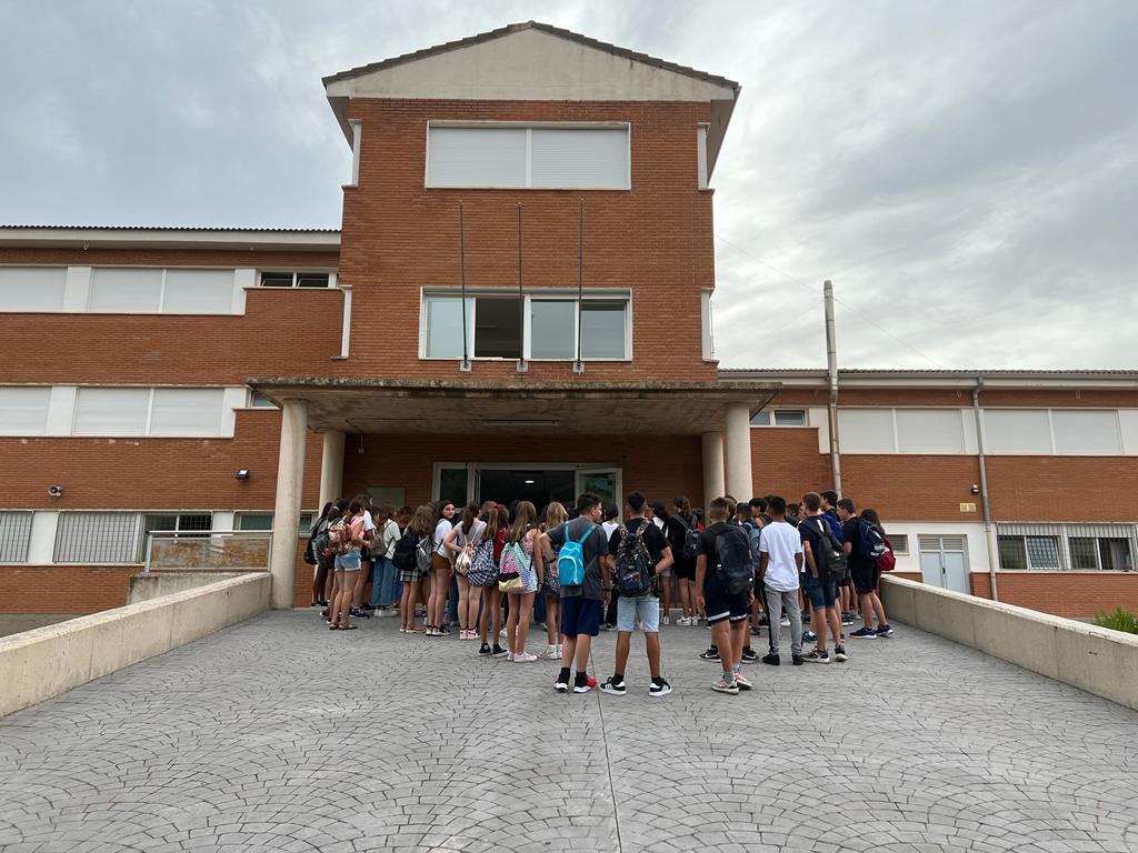 IES Cotes Baixes tweet media